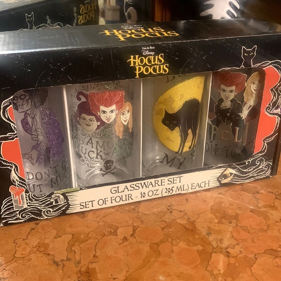 Disney Hocus Pocus Sanderson Sisters Set of 4 Glasses NEW - Picture 1 of 6